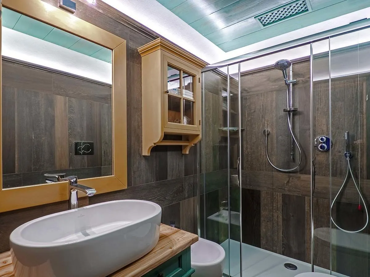 Hotel Pontejel Cortina dʼAmpezzo 2*,